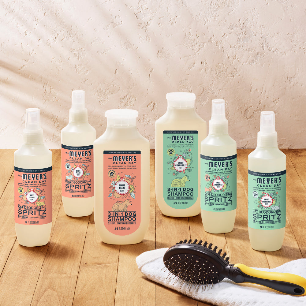 Sweet Chamomile Cat Deodorizing Spritz – Mrs. Meyer's Clean Day