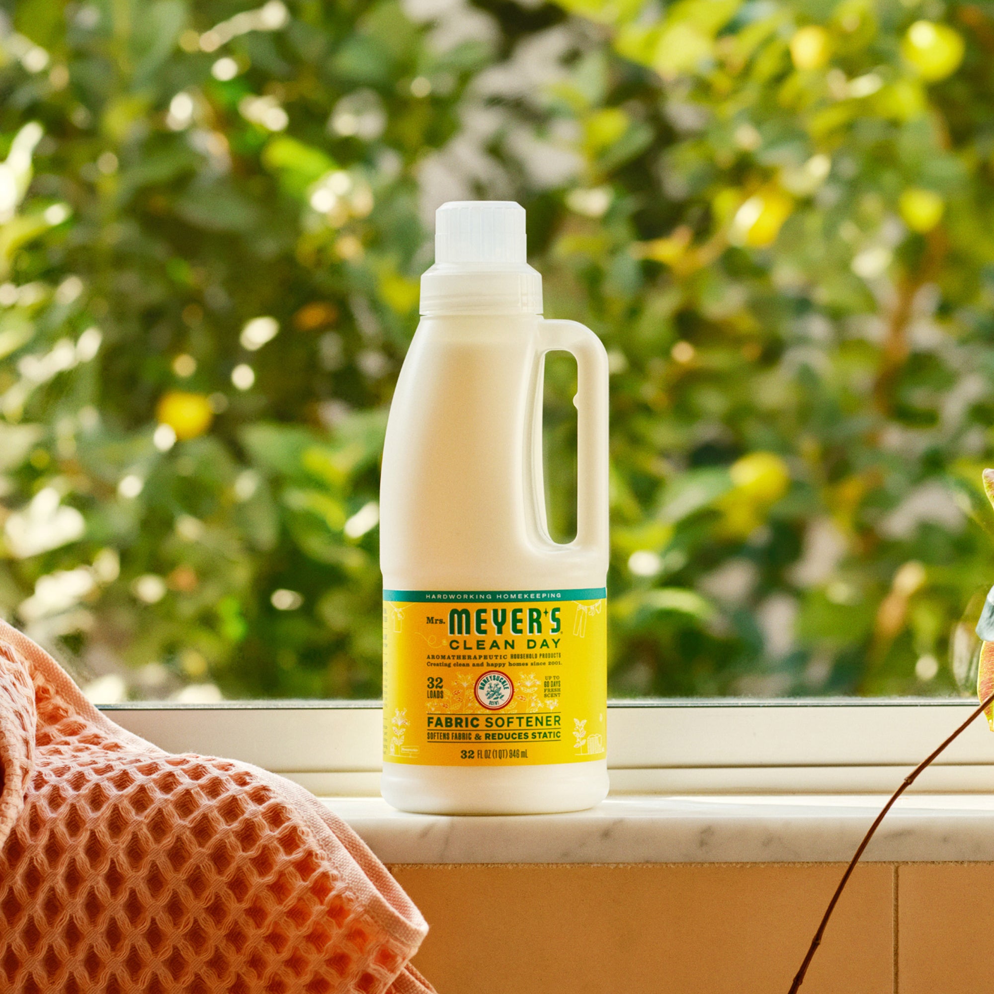 Mrs. Meyer's Honeysuckle Fabric Softener – Mrs. Meyer's Clean Day